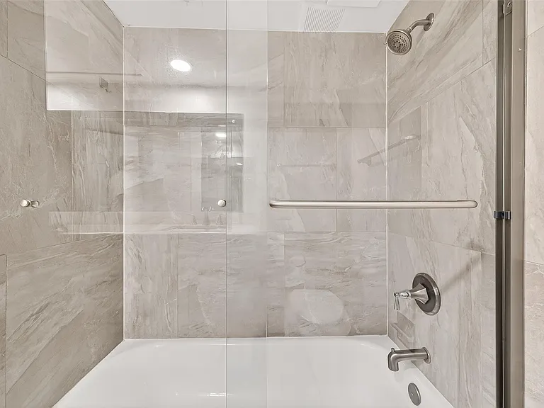 359 N Post Oak Ln #127 — Photo 24