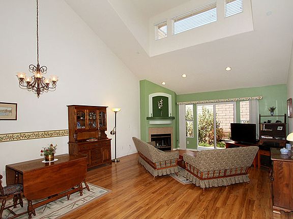 5th image of 607 W Taunton Dr