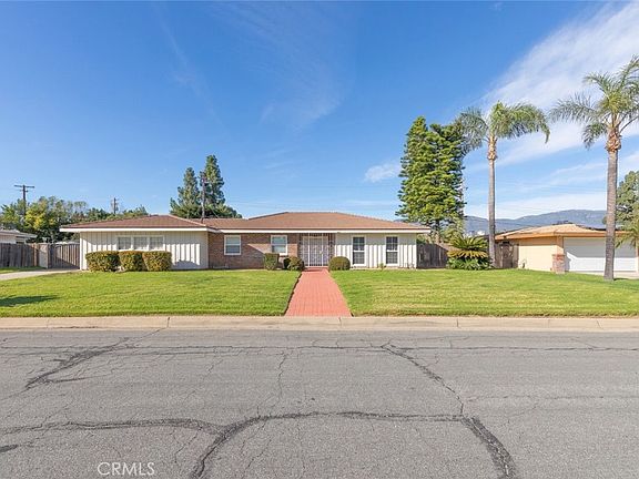 3rd image of 5651 Magnolia Ave