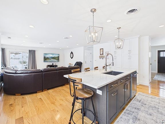 4th image of 781 Sleepy Hollow Rd