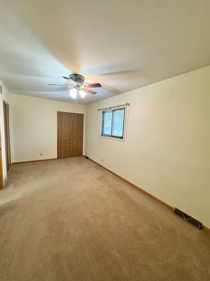 2723 N 93rd Street Apartments — Photo 4