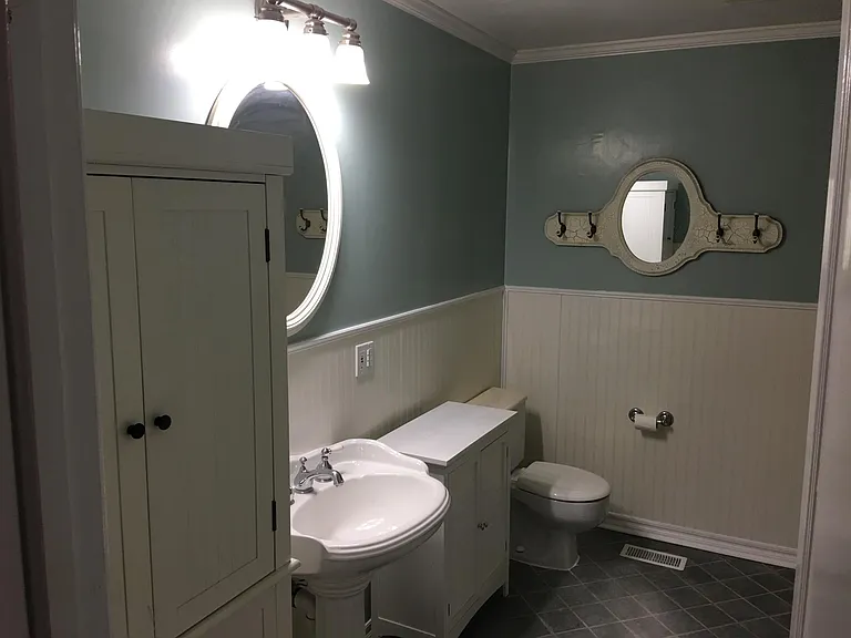 Main bathroom has tub/shower combo