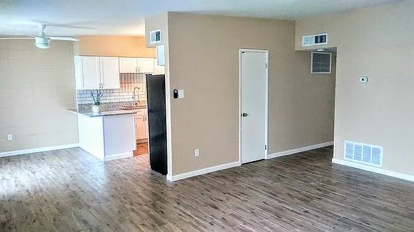 1939 E Missouri Ave #15 — Photo 28