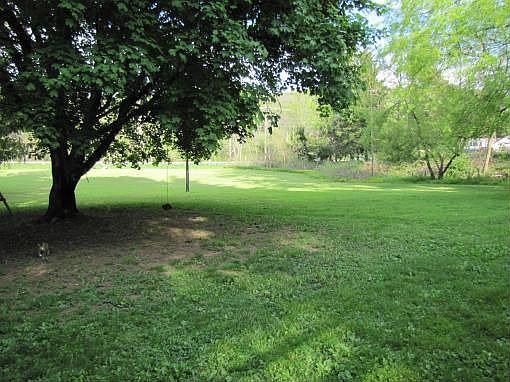 5th image of 92 Wiley Ln