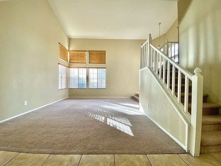 8009 Dover Shores Ave — Photo 5