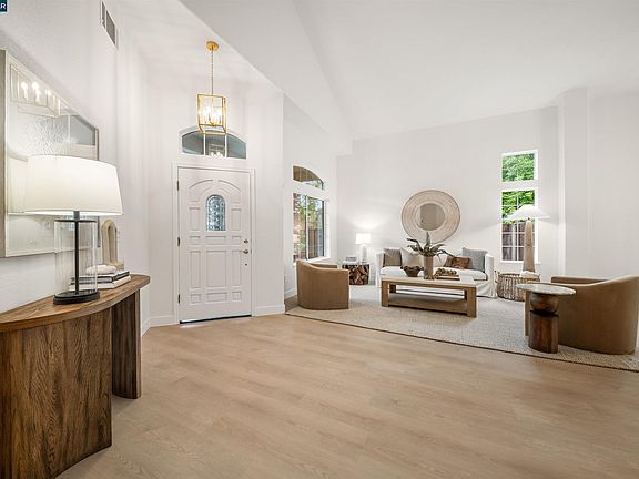 5th image of 636 Dunhill Dr