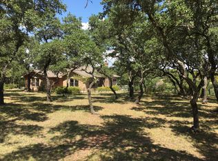725 Country Creek Ln, Fredericksburg, TX 78624