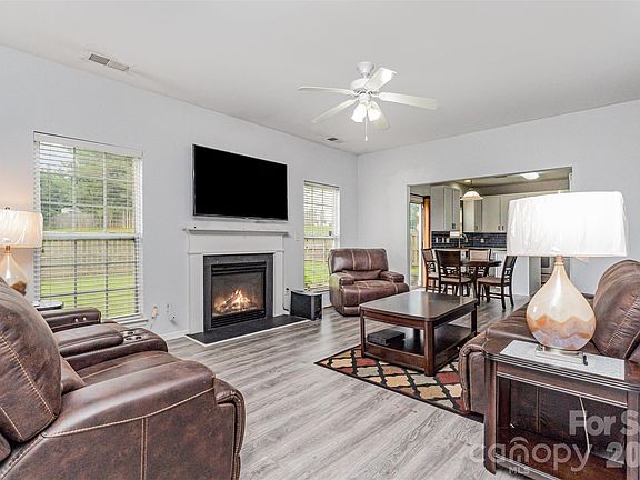5th image of 2823 Oakdale Pasture Dr