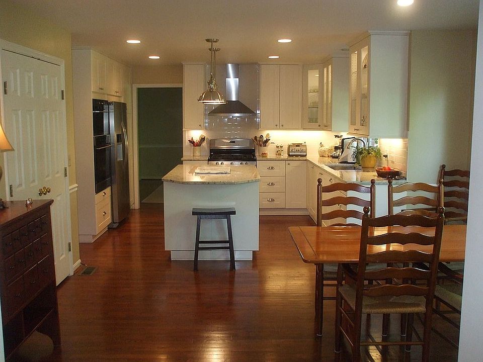 2nd image of 11098 W Allenhurst Blvd
