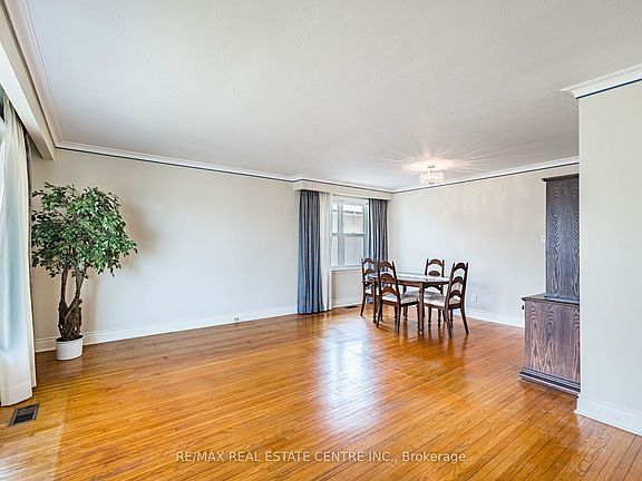 4th image of 39 Bradstock Rd