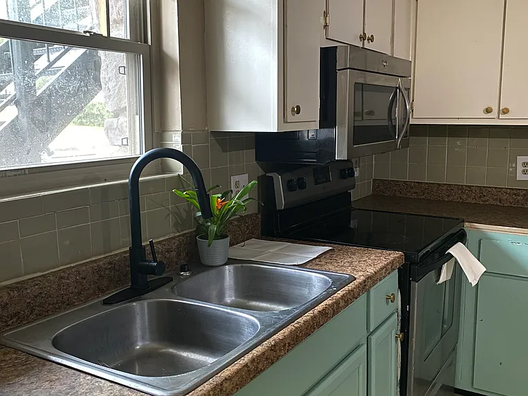 503 N Pine St #6 — Photo 4