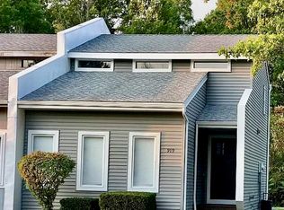 919 Pletcher Rd, Youngstown, NY 14174