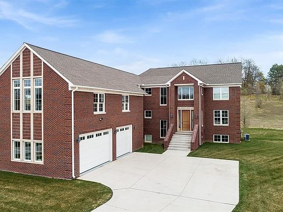 3rd image of 99 Rivercrest Ct