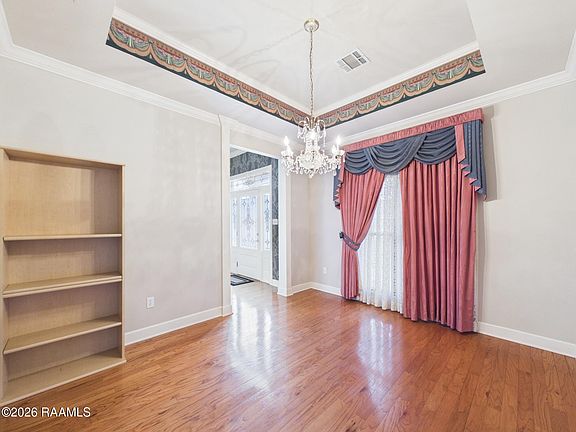 5th image of 107 Janet Cir