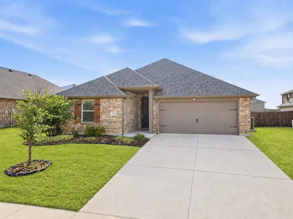 3020 Cliffview Dr, Sanger, TX 76266