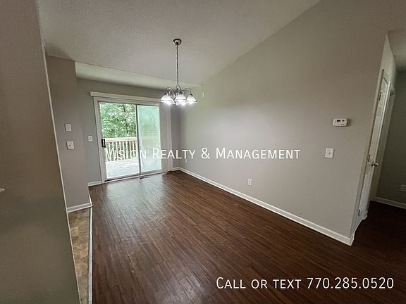 5th image of 208 Wesley Chapel Rd