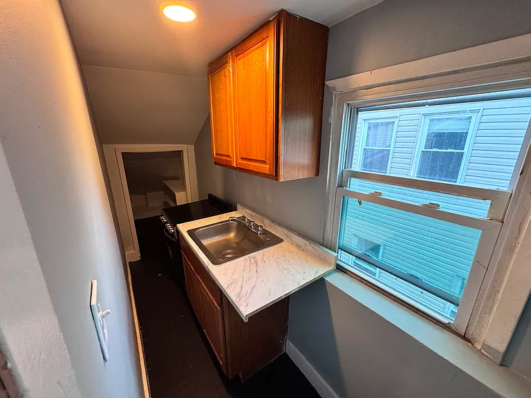 179 Isabella Ave #G3 — Photo 1