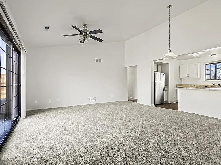 Tanglewood Apartments — Photo 37