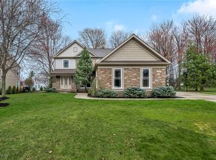 18411 Martins Ln, Strongsville, OH