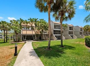 230 Lakeview Dr APT 111, Weston, FL 33326