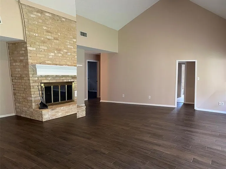 17406 Spicewood Springs Ln #17406 — Photo 9