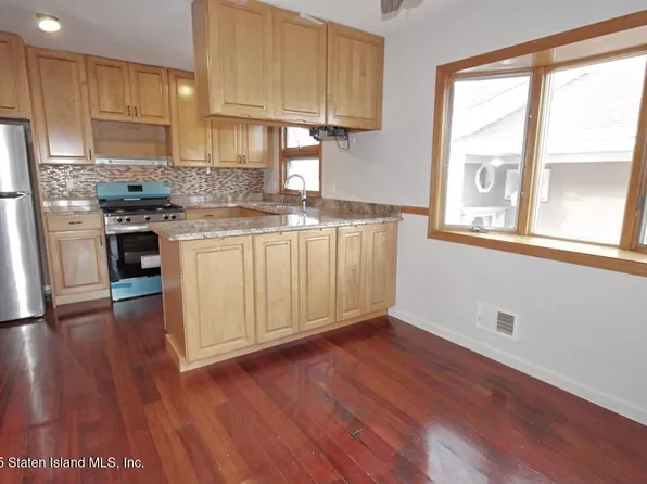 90 Levit Avenue image 7 of 36