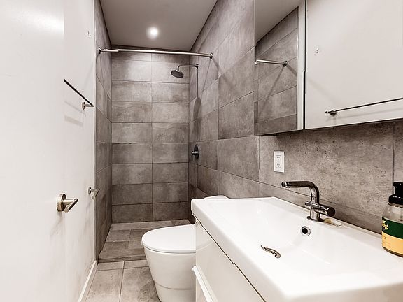 5th image of 561 W 140th St #B