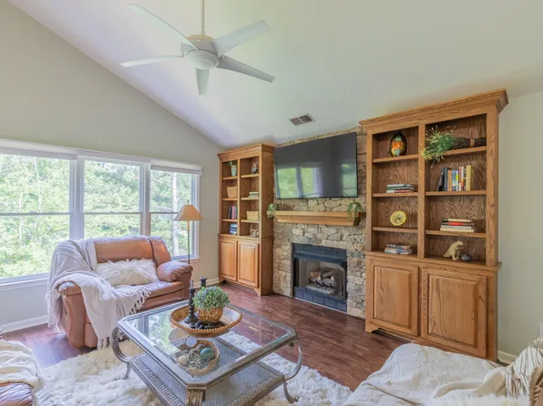 317 Glen Echo Ln APT C, Cary, NC 27518