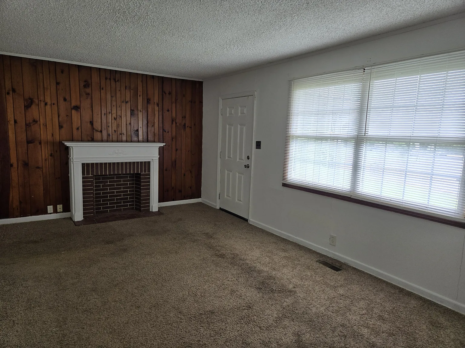 1738 Reynolds St — Photo 1