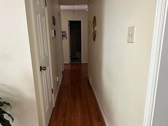 4th image of 4131 Naragansett Cv
