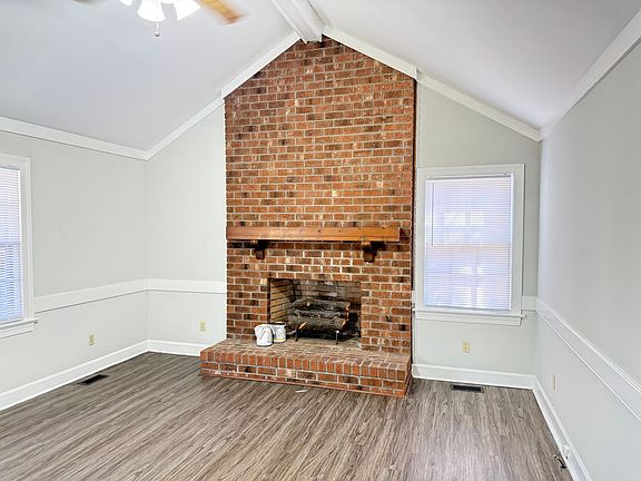 3rd image of 1136 Beechwood Dr