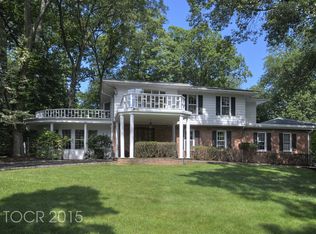 57 Skyline Dr, Upper Saddle River, NJ 07458