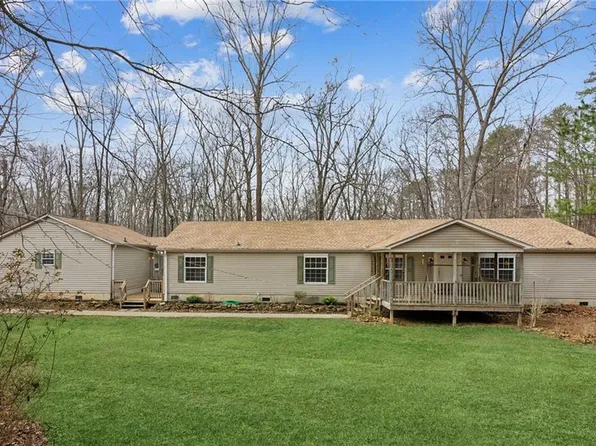 1956 Bend N Hickory Rd, Toccoa, GA 30577