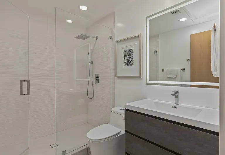 17045 Otsego St #1 — Photo 33