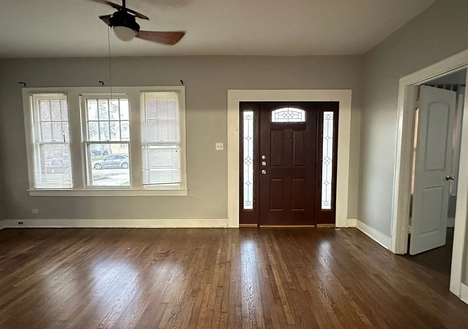 Highland Park 2/1 Home Ready for Move-In — Photo 4