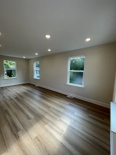 1228 Sholar Ave — Photo 2