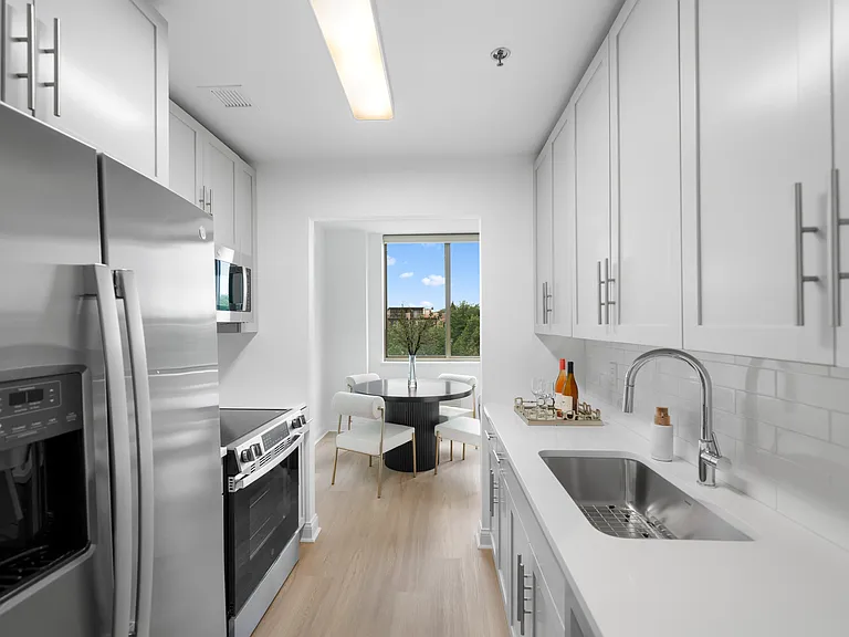 197 Gorge Rd #711 — Photo 12