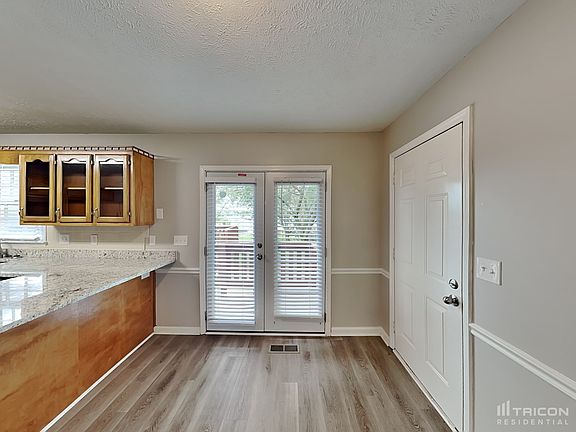 4th image of 107 Saint Martins Ln