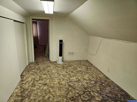 3rd image of 991 Fairview Ave SE