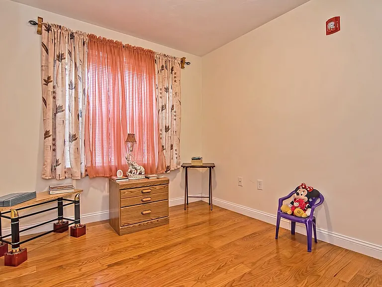 45 Nightingale St #B — Photo 35