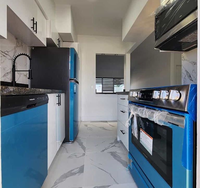 64000064-82C2-44BC-80AE-68BA1FAE9ACB