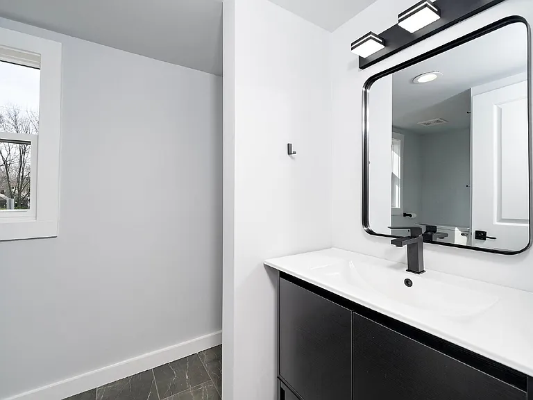 210 Lincoln Ct — Photo 11