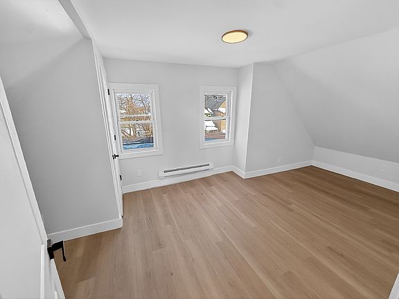 4th image of 575 13th Ave #C