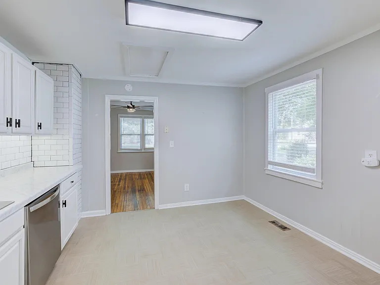 322 S Kilbourne Rd — Photo 13