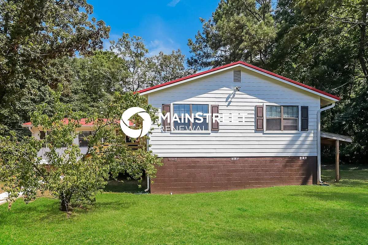 front view - 11028 Woodland Dr