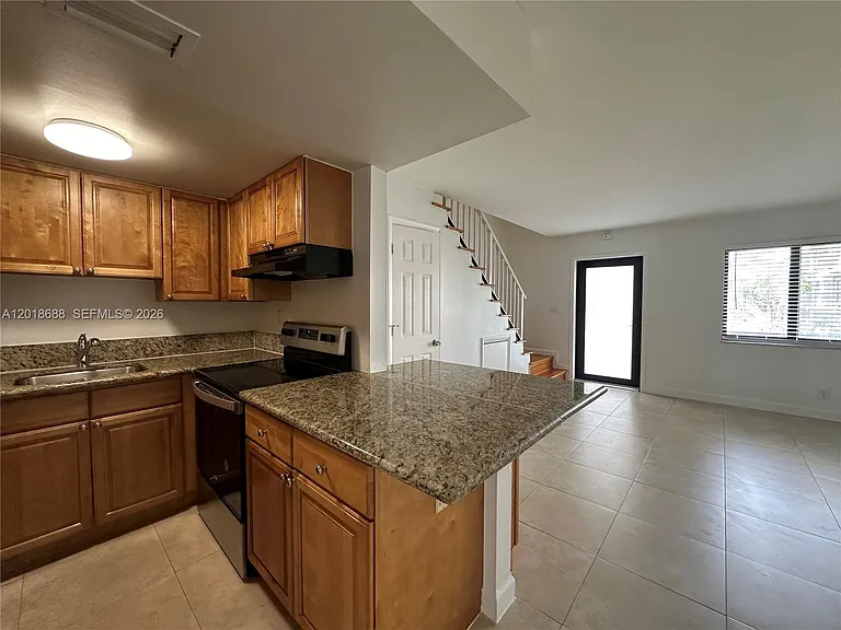 2705 NE 9th Ave #203 — Photo 3