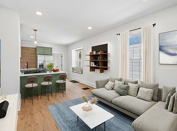 3rd image of 411 Leach Ave