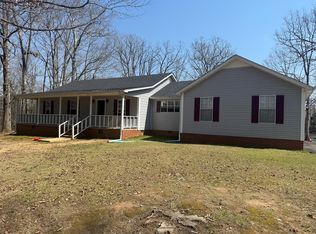 980 Johnson Crossroads Rd, Jacks Creek, TN 38347