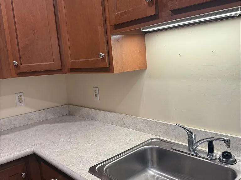 506 W Water St — Photo 5