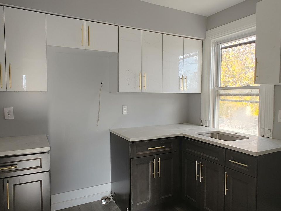 1st image of 3-119 S Clark St #3